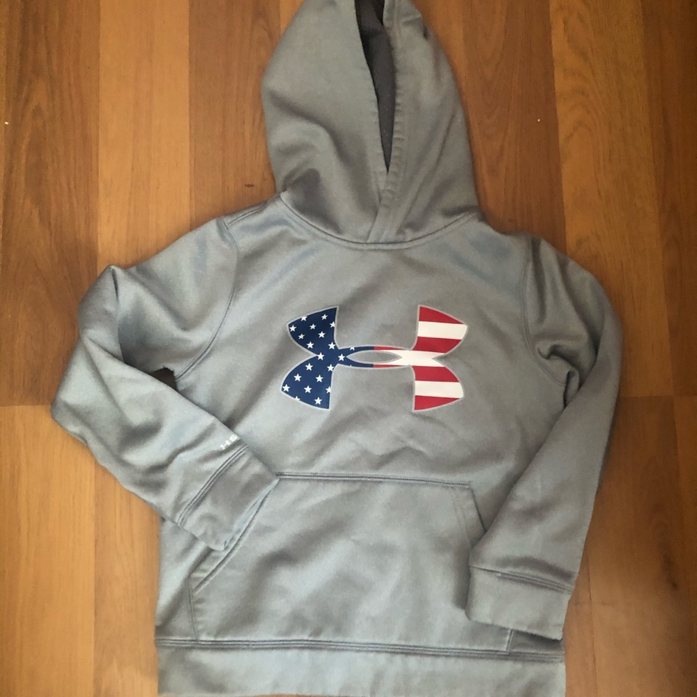 Boys under armour hoodie. Size small.